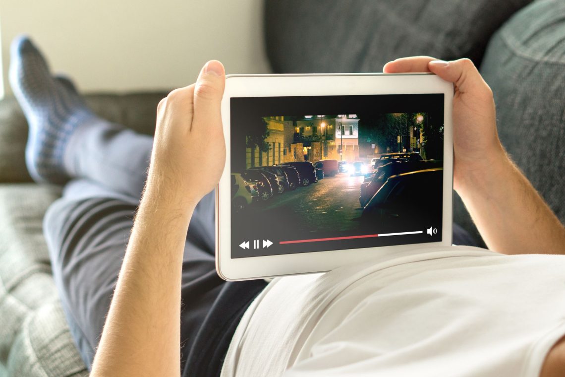 How to Choose the Best Website for Watching Movies Online?